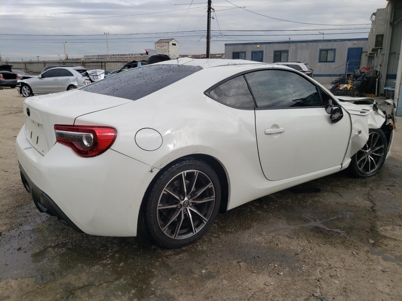 Image 3 of 2017 TOYOTA 86 BASE 2017 with VIN JF1ZNAA18H9704000