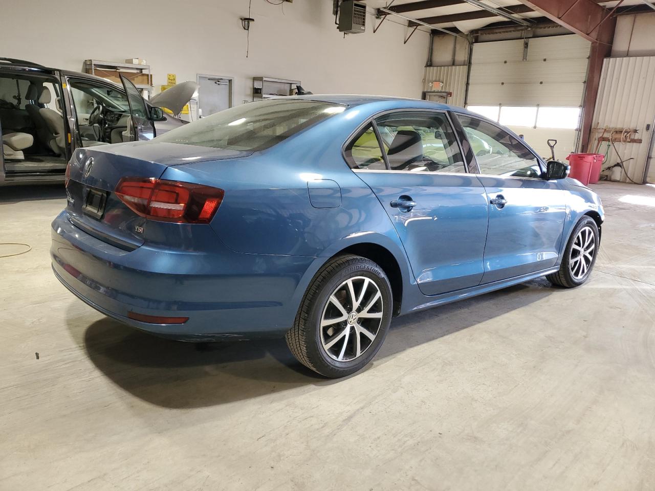 Изображение 3 2018 VOLKSWAGEN JETTA SE 2018 с VIN 3VWDB7AJXJM242561
