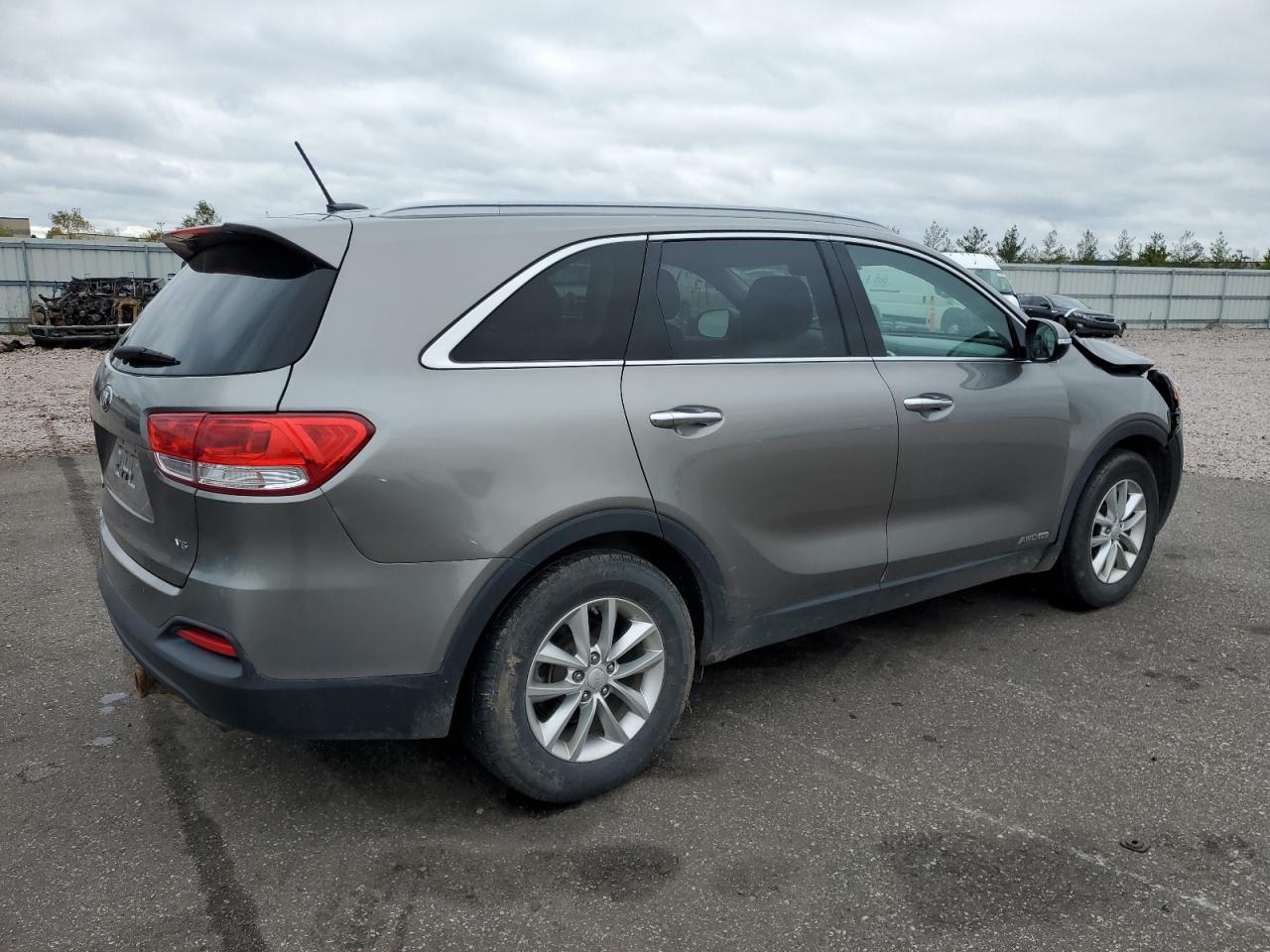 Obraz 3 z 2016 KIA SORENTO LX 2016 z VIN 5XYPGDA58GG139891
