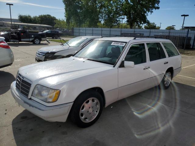 Obraz 1 z 1995 MERCEDES-BENZ E 320 1995 z VIN WDBEA92E2SF296279