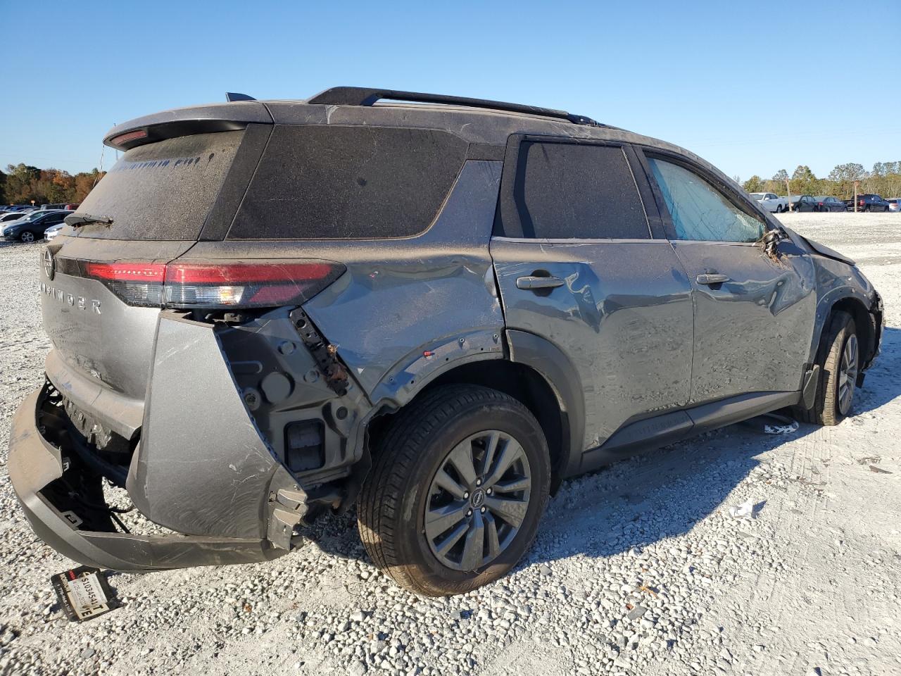 Obraz 3 z 2022 NISSAN PATHFINDER SV 2022 z VIN 5N1DR3BB7NC223838