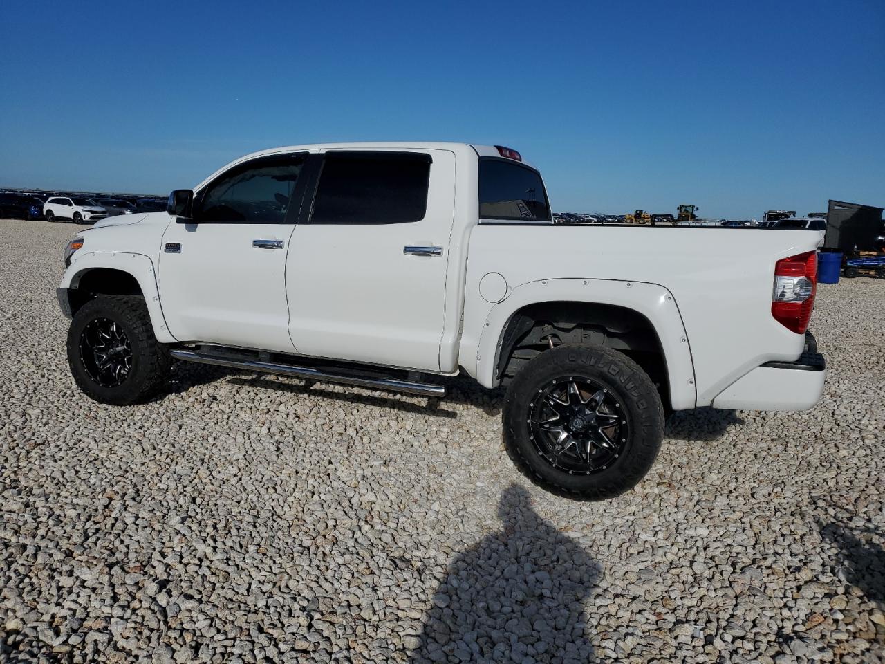 Изображение 2 2019 TOYOTA TUNDRA CREWMAX 1794 2019 с VIN 5TFAY5F1XKX812250