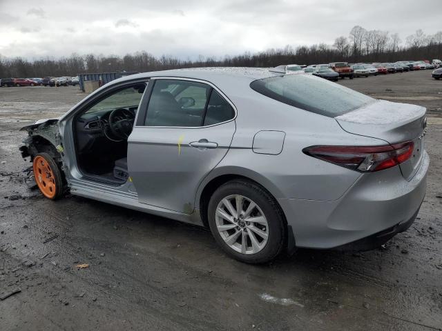 Obraz 2 z 2022 TOYOTA CAMRY LE 2022 z VIN 4T1C11BK6NU069415