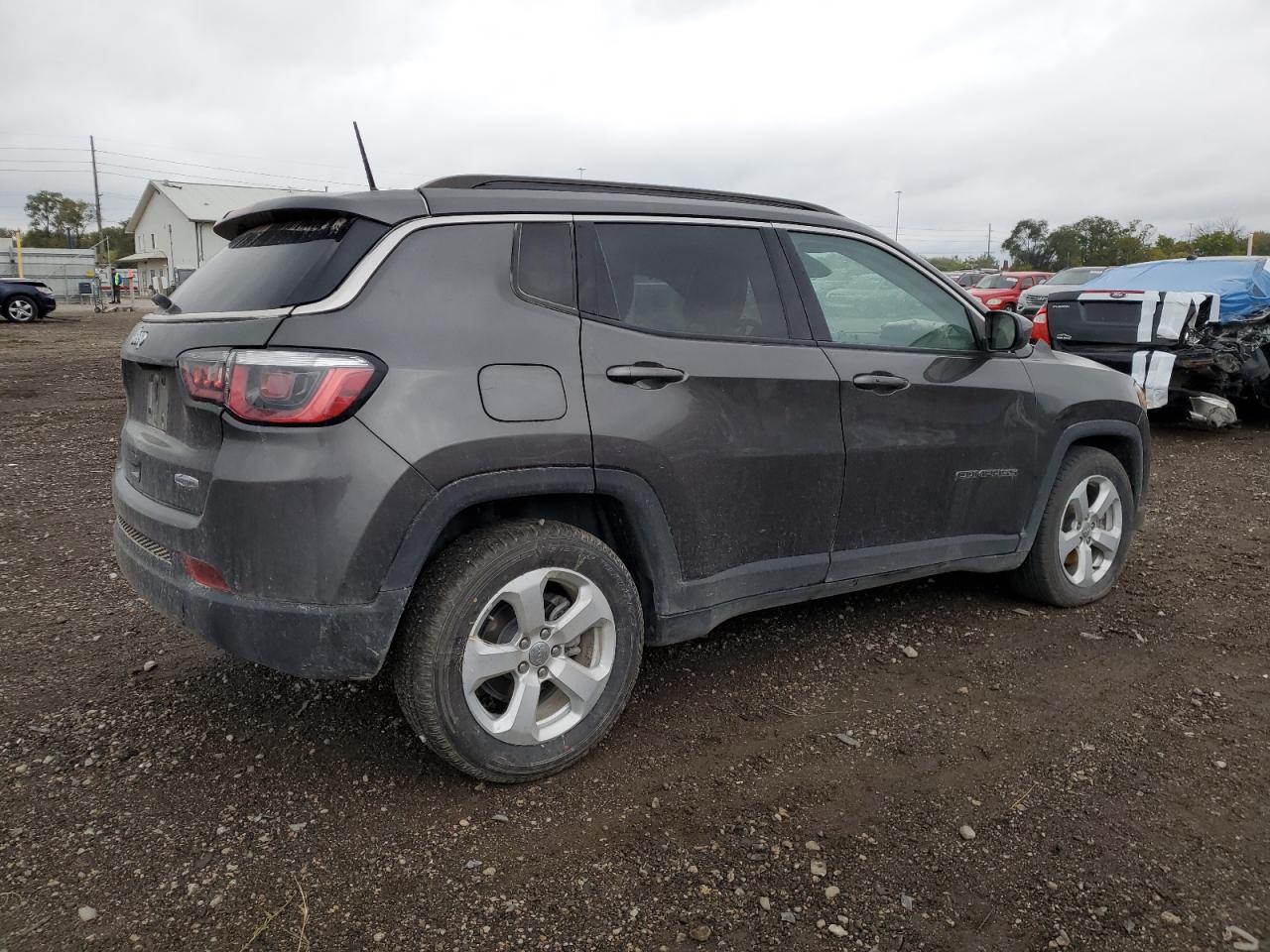 Obraz 3 z 2018 JEEP COMPASS LATITUDE 2018 z VIN 3C4NJCBB2JT469324