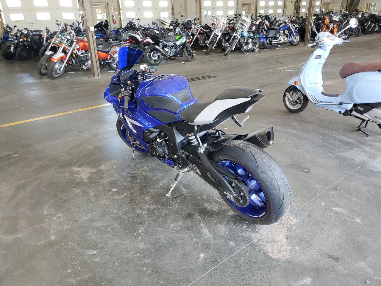 Image 3 of 2020 YAMAHA YZFR1  2020 with VIN JYARN66E5LA000987