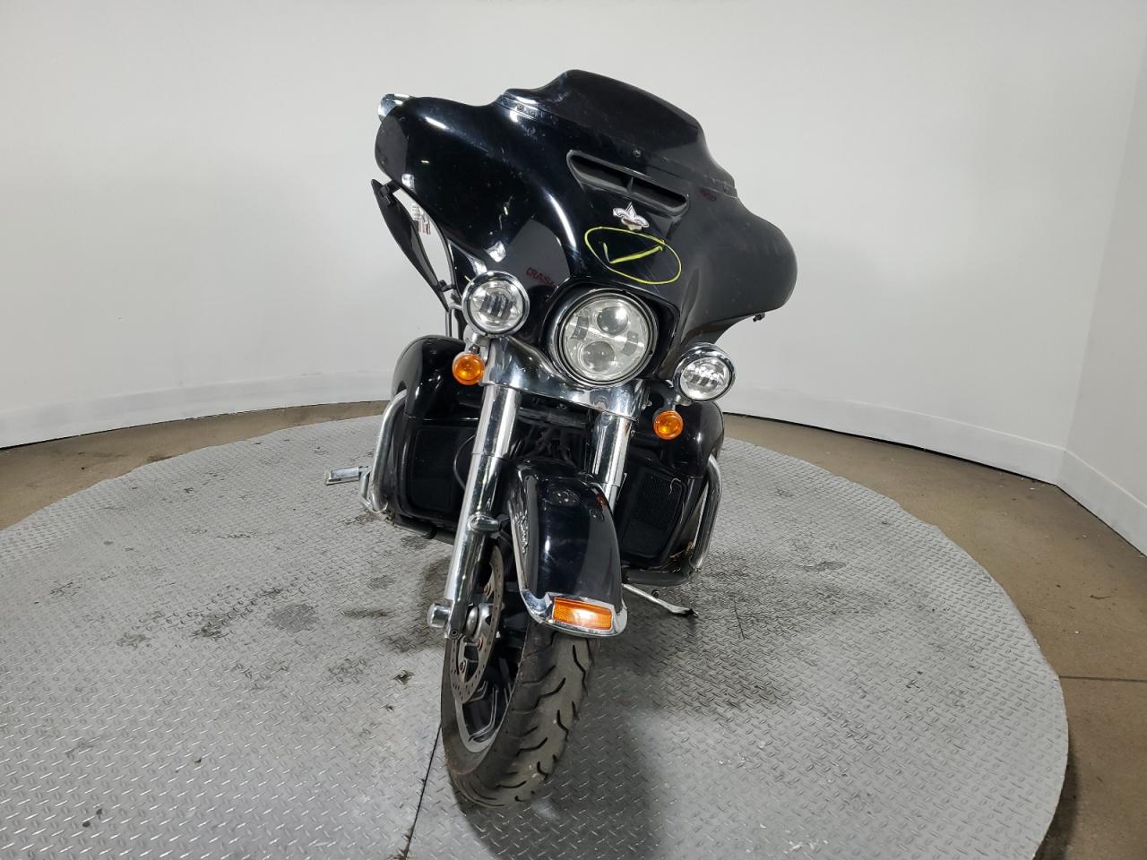 Image 2 of 2018 HARLEY-DAVIDSON FLHTK ULTRA LIMITED 2018 with VIN 1HD1KED10JB618177