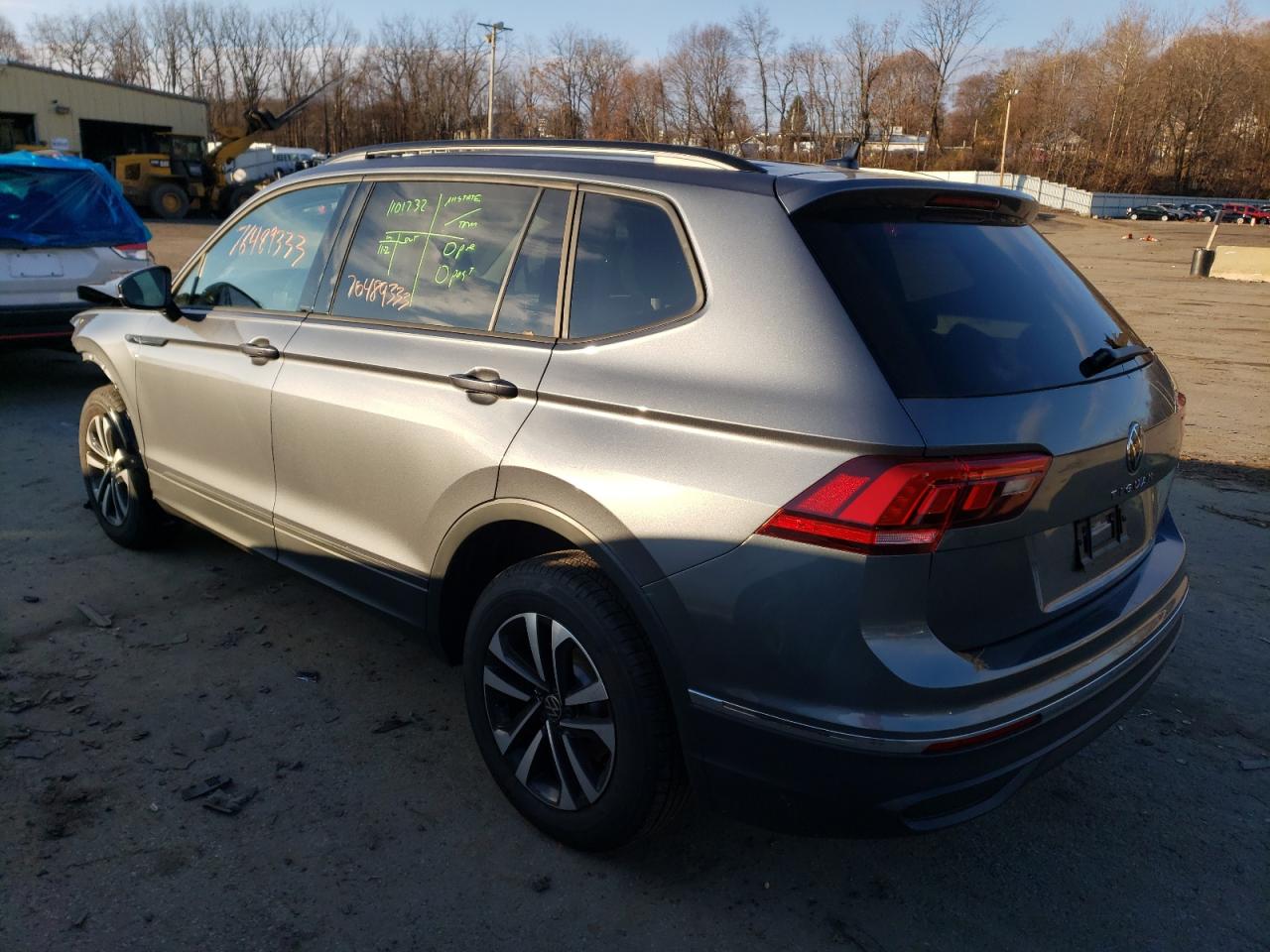 Obraz 2 z 2023 VOLKSWAGEN TIGUAN S 2023 z VIN 3VVFB7AX9PM112703