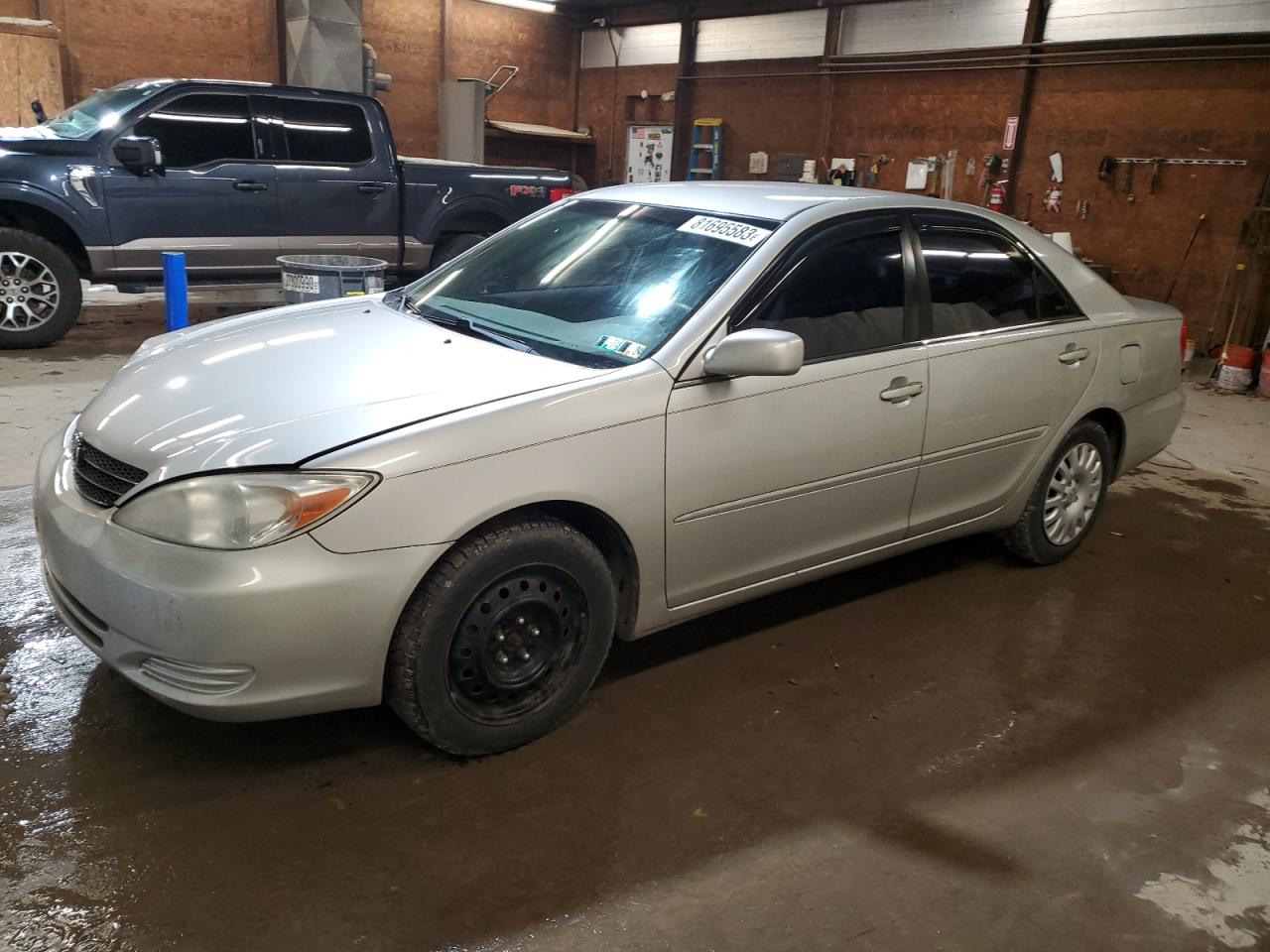 Изображение 1 2002 TOYOTA CAMRY LE 2002 с VIN 4T1BE30K82U100402