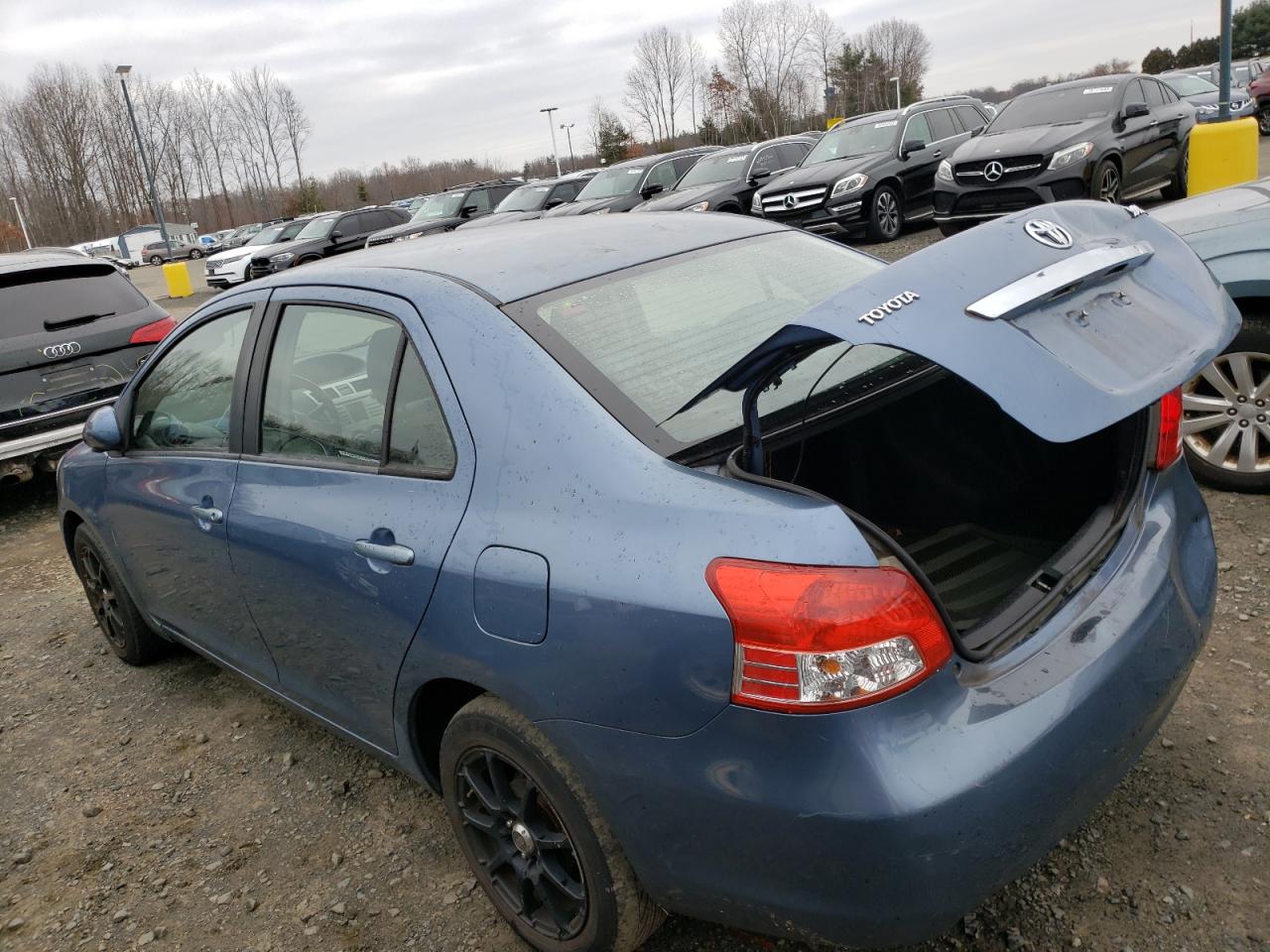 Image 2 of 2009 TOYOTA YARIS  2009 with VIN JTDBT903591311963