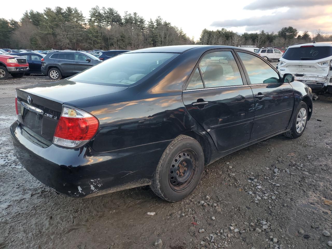 Obraz 3 z 2005 TOYOTA CAMRY LE 2005 z VIN 4T1BE32K05U090000