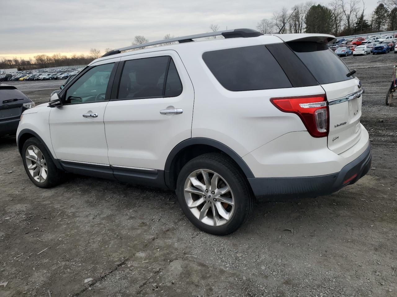 Image 2 of 2014 FORD EXPLORER LIMITED 2014 with VIN 1FM5K8F84EGC54302