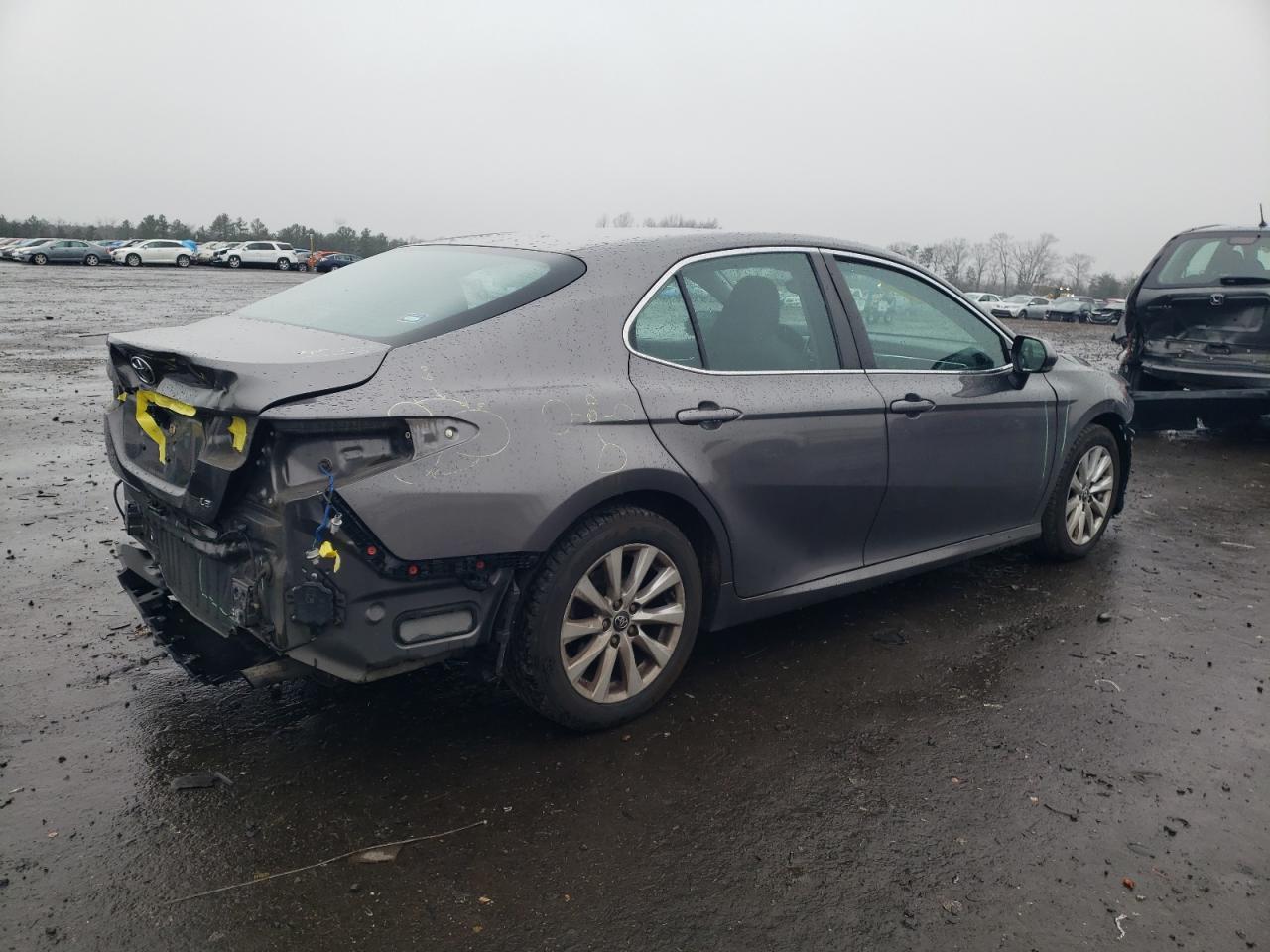 Obraz 3 z 2018 TOYOTA CAMRY L 2018 z VIN 4T1B11HK4JU547537