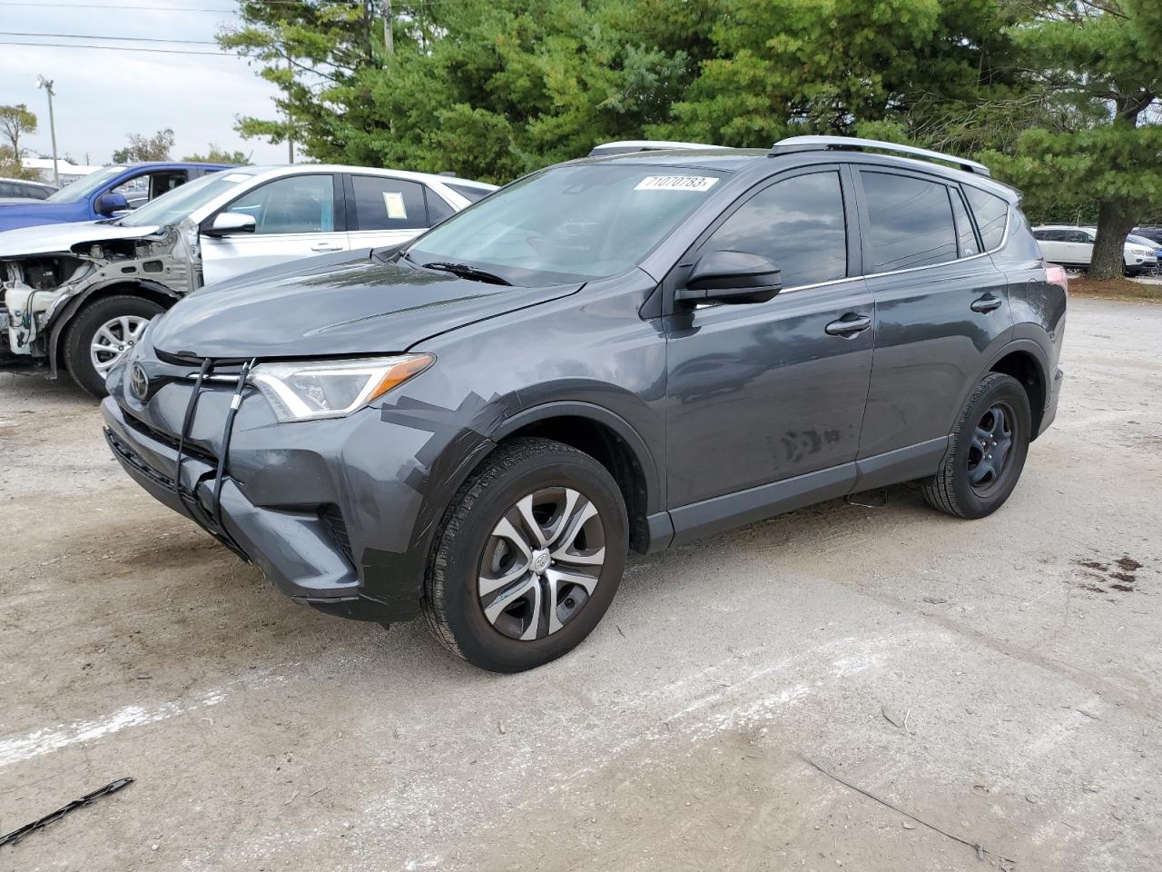 Obraz 1 z 2017 TOYOTA RAV4 LE 2017 z VIN JTMZFREV0HJ107585