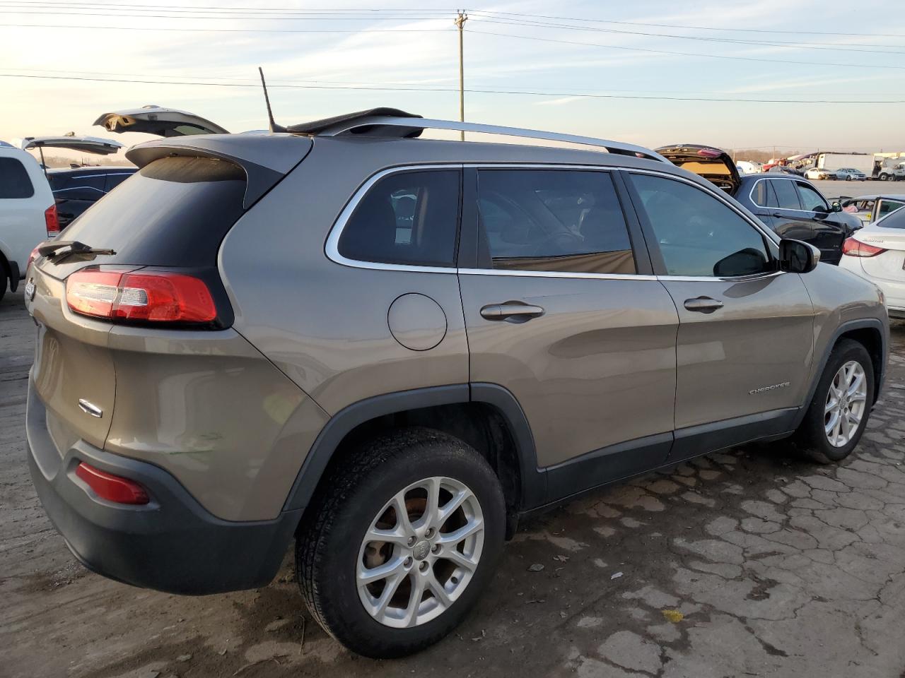 Image 3 of 2017 JEEP CHEROKEE LATITUDE 2017 with VIN 1C4PJLCB5HW535781