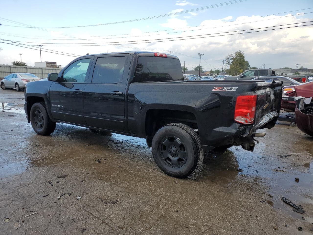 Image 2 of 2017 CHEVROLET SILVERADO K1500 LT 2017 with VIN 3GCUKREC8HG391506