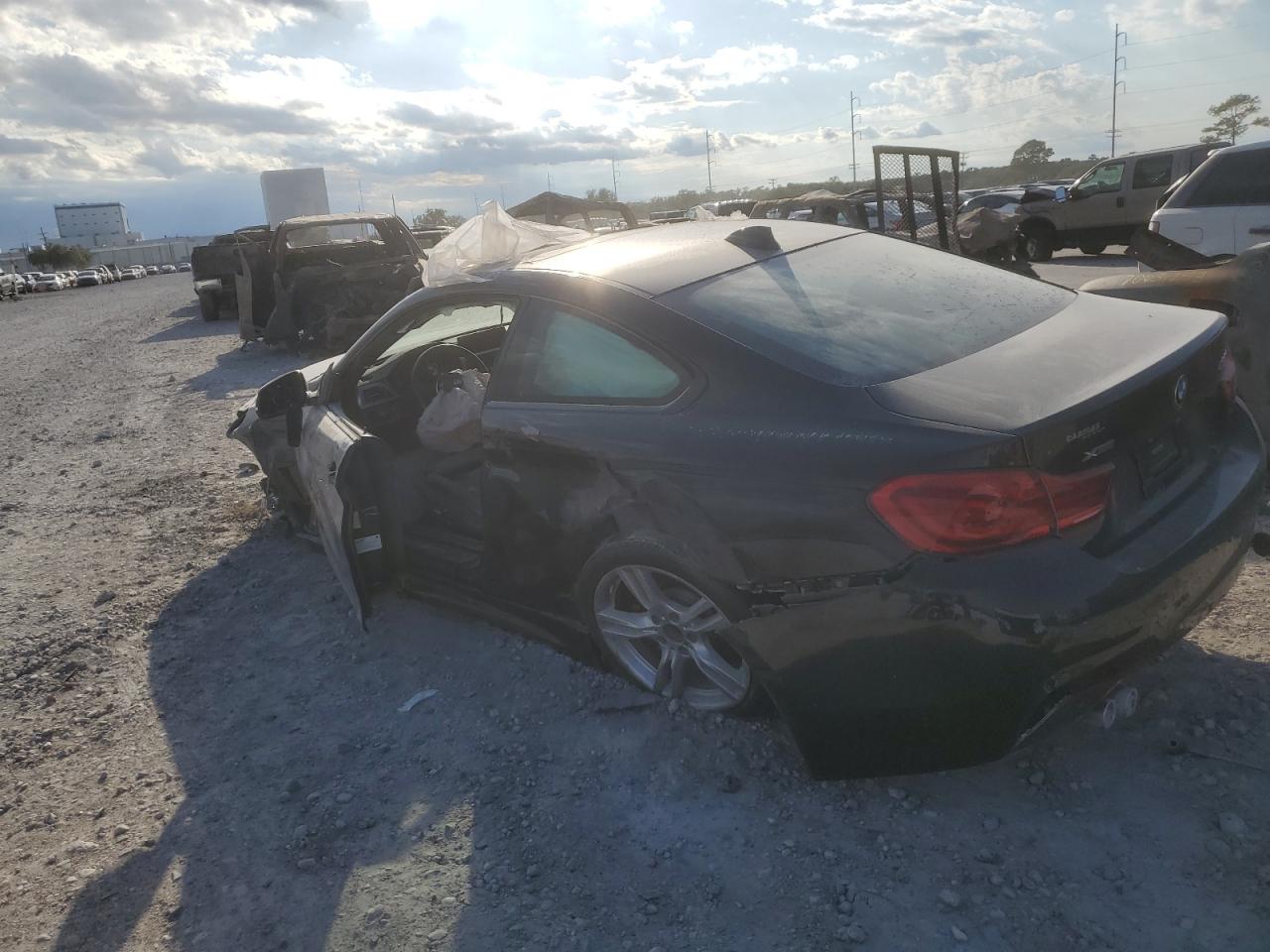 Obraz 2 z 2019 BMW 430XI  2019 z VIN WBA4W5C54KAE43687