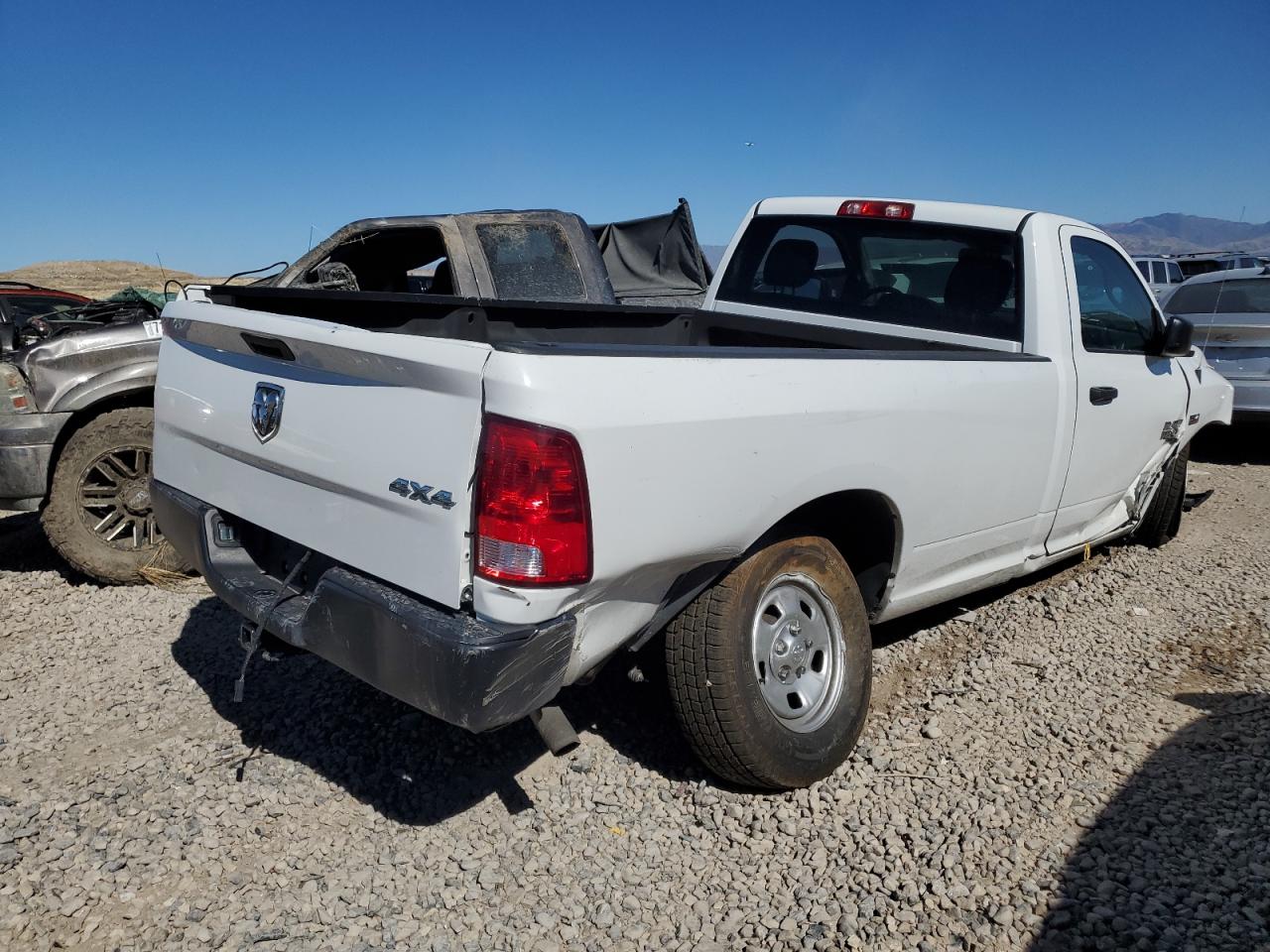 Image 3 of 2019 RAM 1500 CLASSIC TRADESMAN 2019 with VIN 3C6JR7DT7KG508009