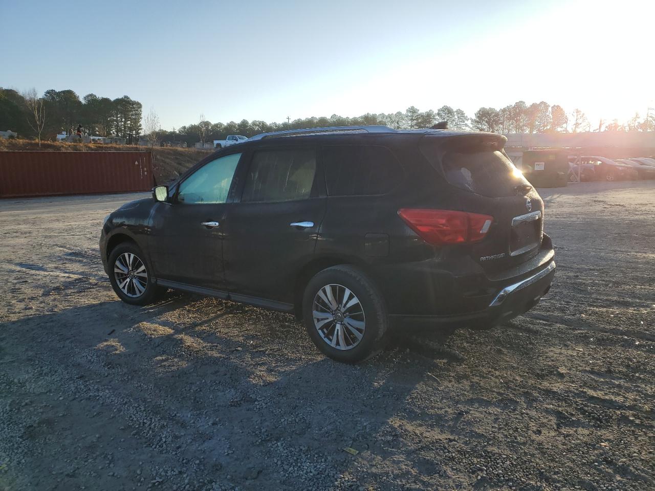 Изображение 2 2019 NISSAN PATHFINDER S 2019 с VIN 5N1DR2MN1KC632625
