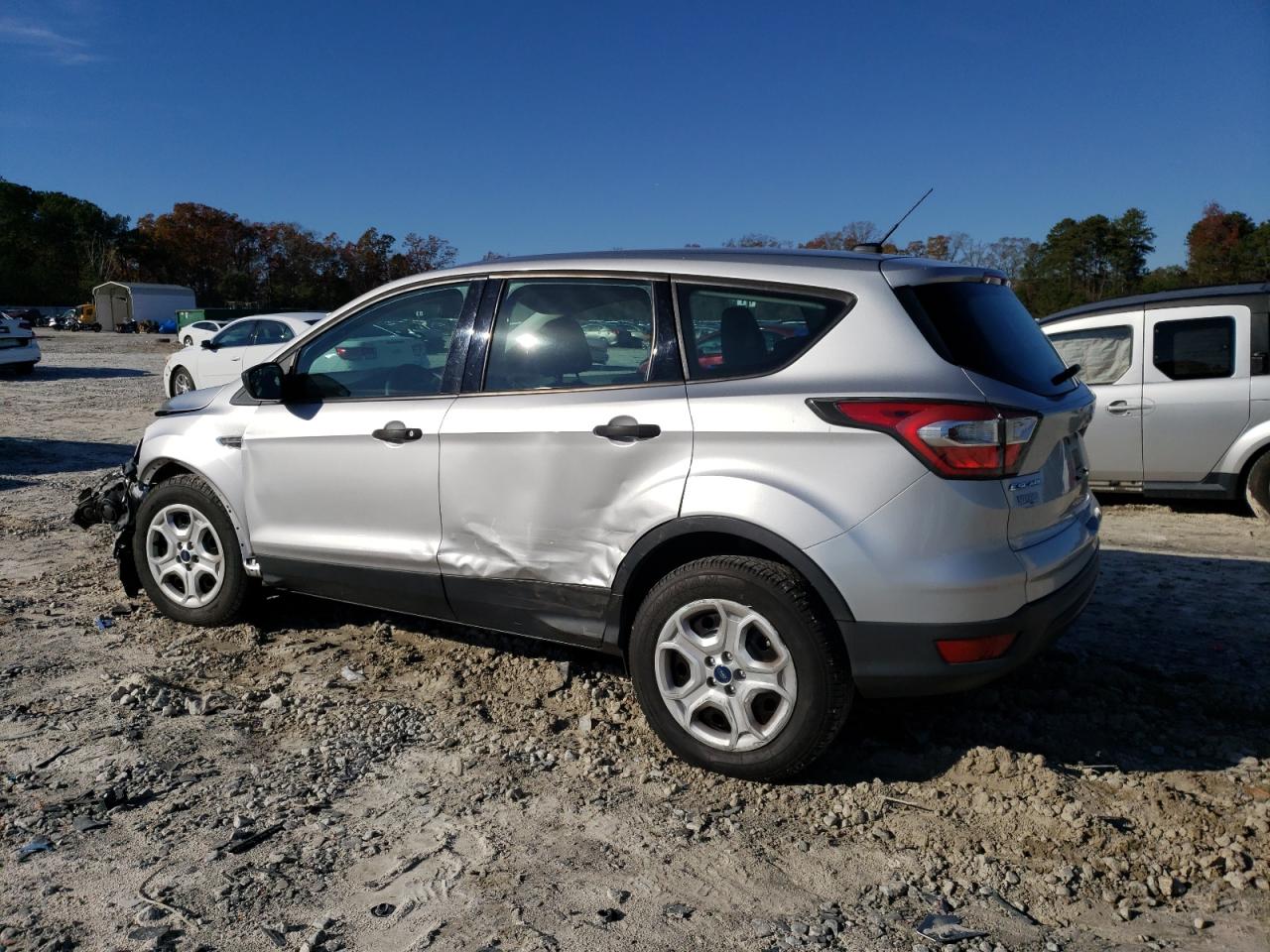 Изображение 2 2017 FORD ESCAPE S 2017 с VIN 1FMCU0F71HUA45485