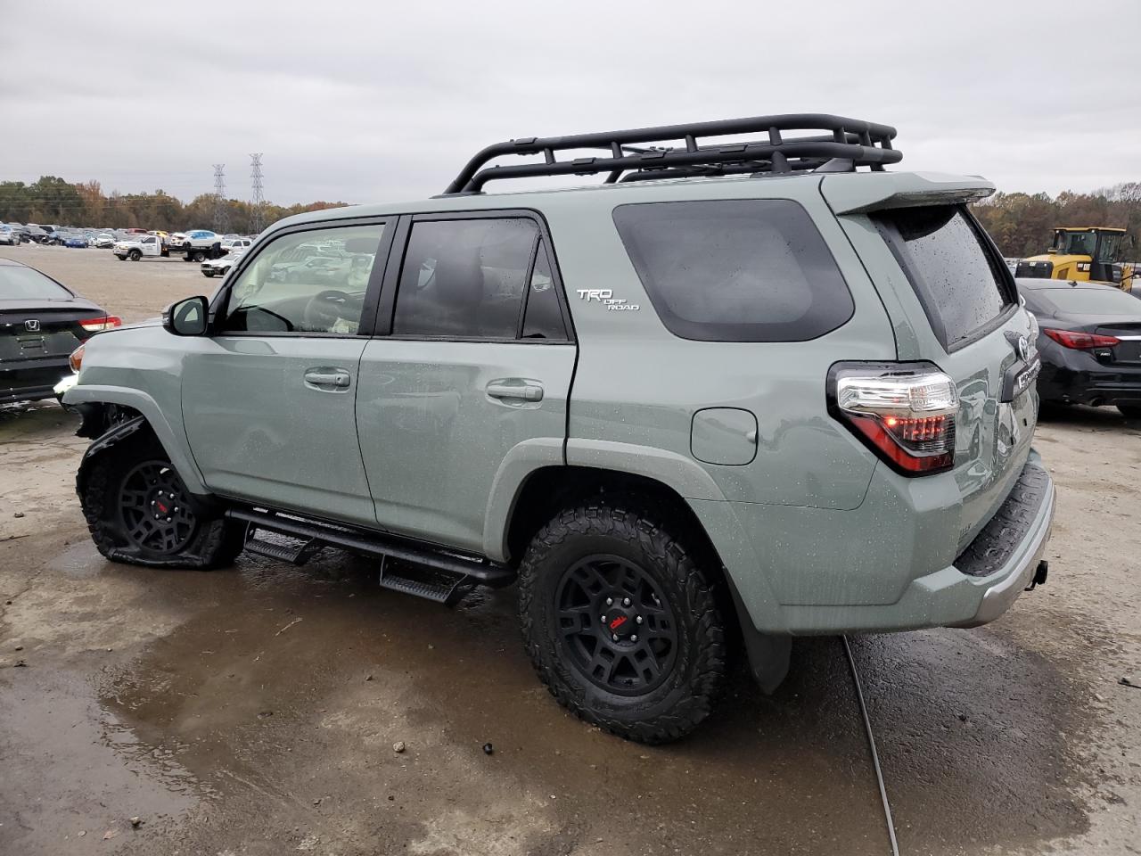 Изображение 2 2023 TOYOTA 4RUNNER SE 2023 с VIN JTERU5JR8P6210922