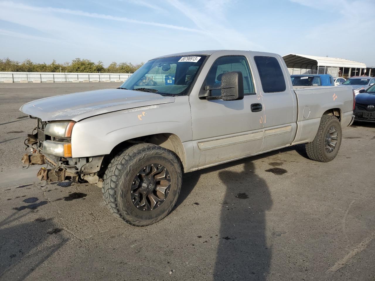 Obraz 1 z 2004 CHEVROLET SILVERADO C1500 2004 z VIN 2GCEC19T141236716