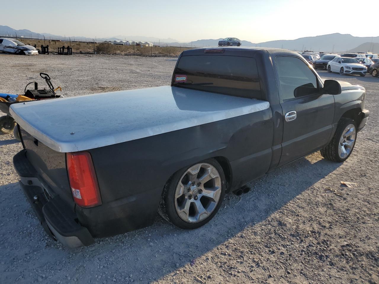 Image 3 of 2006 CHEVROLET SILVERADO C1500 2006 with VIN 1GCEC14X26Z286903