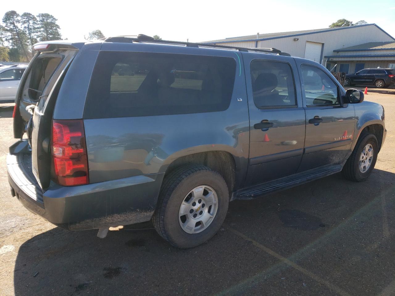 Изображение 3 2008 CHEVROLET SUBURBAN C1500  LS 2008 с VIN 3GNFC16048G197364