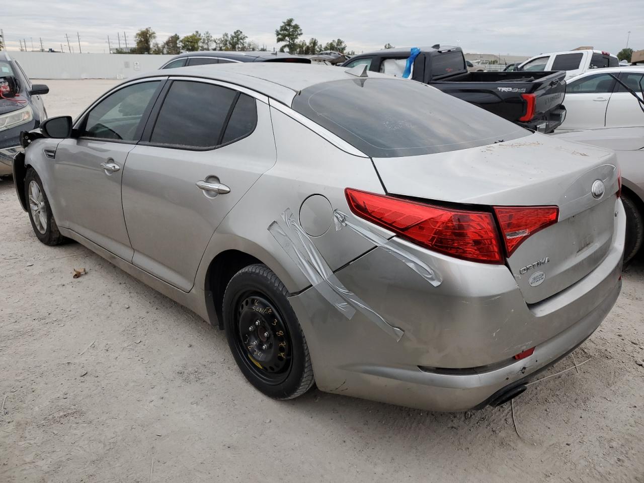 Image 2 of 2013 KIA OPTIMA LX 2013 with VIN 5XXGM4A71DG203120