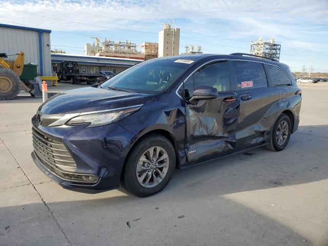 Image 1 of 2021 TOYOTA SIENNA LE 2021 with VIN 5TDKRKEC0MS032057