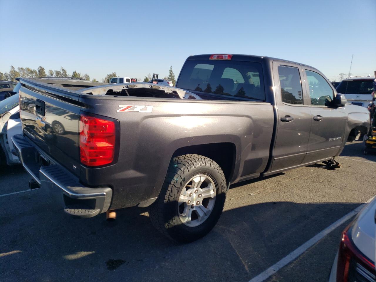 Image 3 of 2015 CHEVROLET SILVERADO K1500 LT 2015 with VIN 1GCVKREC4FZ257030
