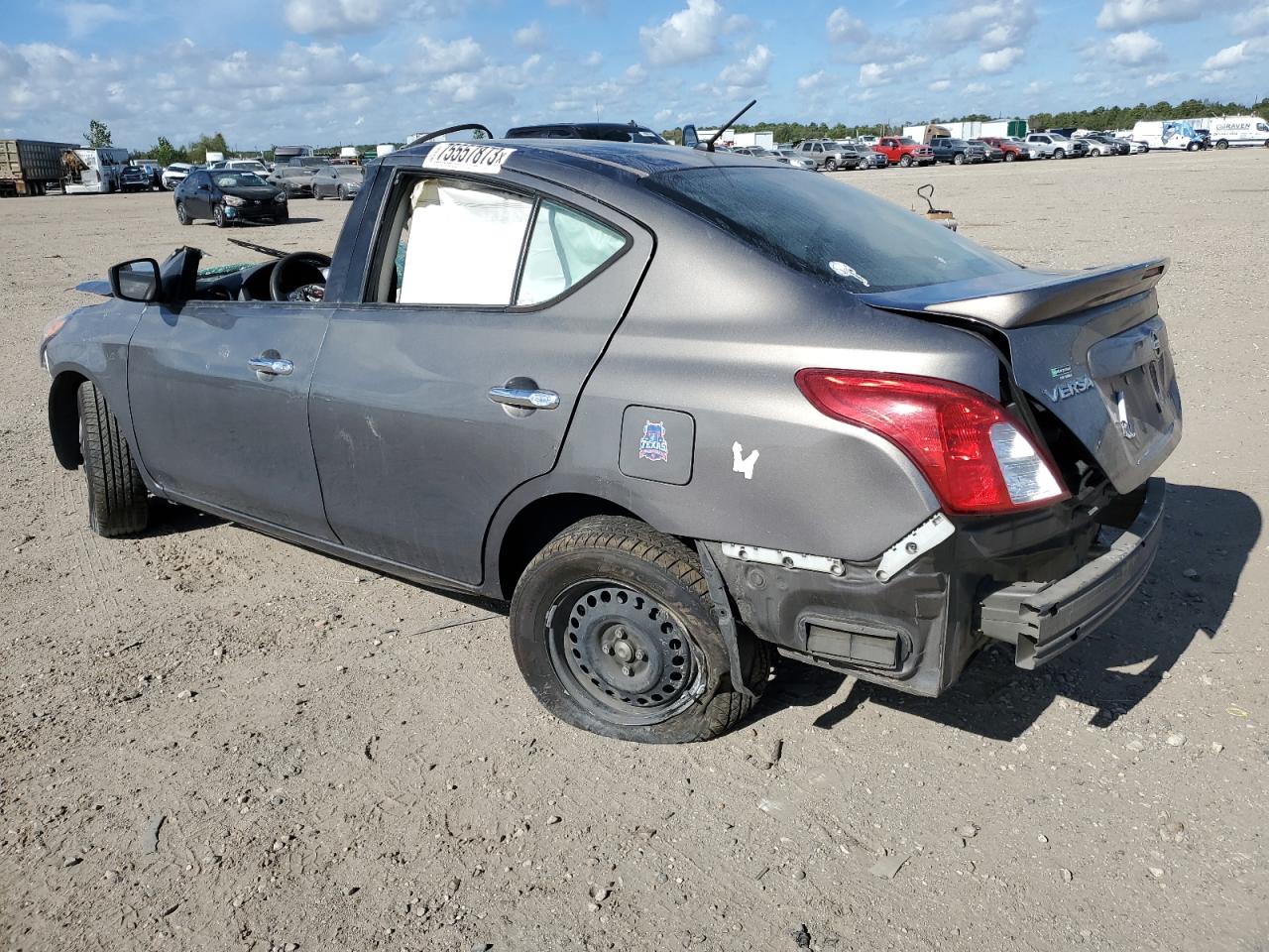 Изображение 2 2017 NISSAN VERSA S 2017 с VIN 3N1CN7AP1HL807227