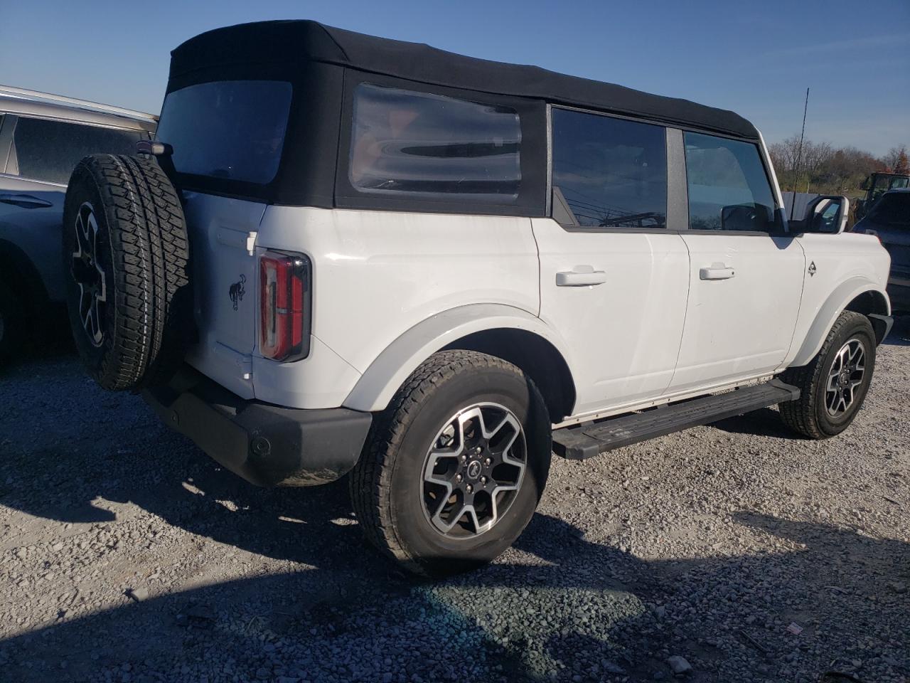 Изображение 3 2023 FORD BRONCO BASE 2023 с VIN 1FMDE5BH8PLA97844