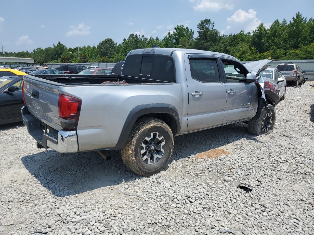 Obraz 3 z 2018 TOYOTA TACOMA DOUBLE CAB 2018 z VIN 3TMCZ5AN2JM144903