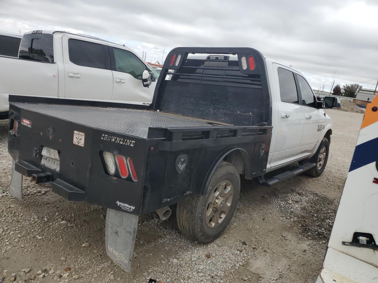 Image 3 of 2018 RAM 2500 SLT 2018 with VIN 3C6UR5DL1JG406544