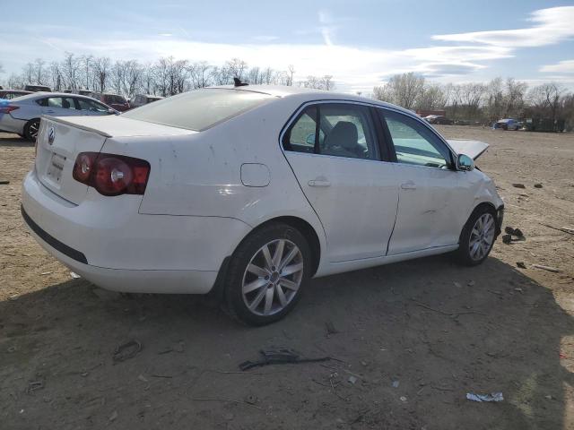 Image 3 of 2010 VOLKSWAGEN JETTA TDI 2010 with VIN 3VWRL7AJ7AM052090