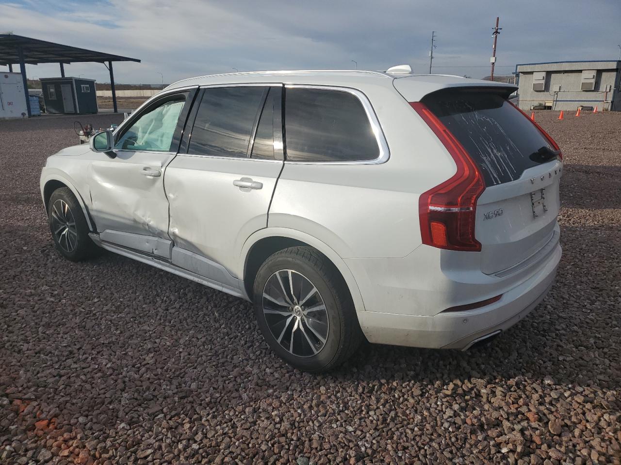 Obraz 2 z 2020 VOLVO XC90 T6 MOMENTUM 2020 z VIN YV4A22PKXL1550366