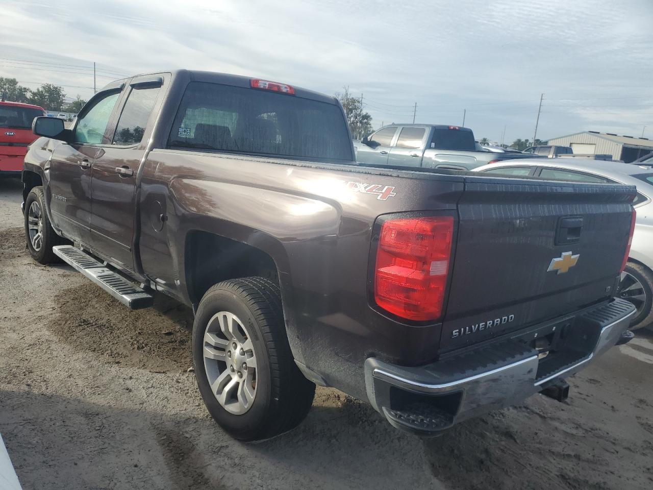 Image 2 of 2016 CHEVROLET SILVERADO K1500 LT 2016 with VIN 1GCVKREC5GZ173638
