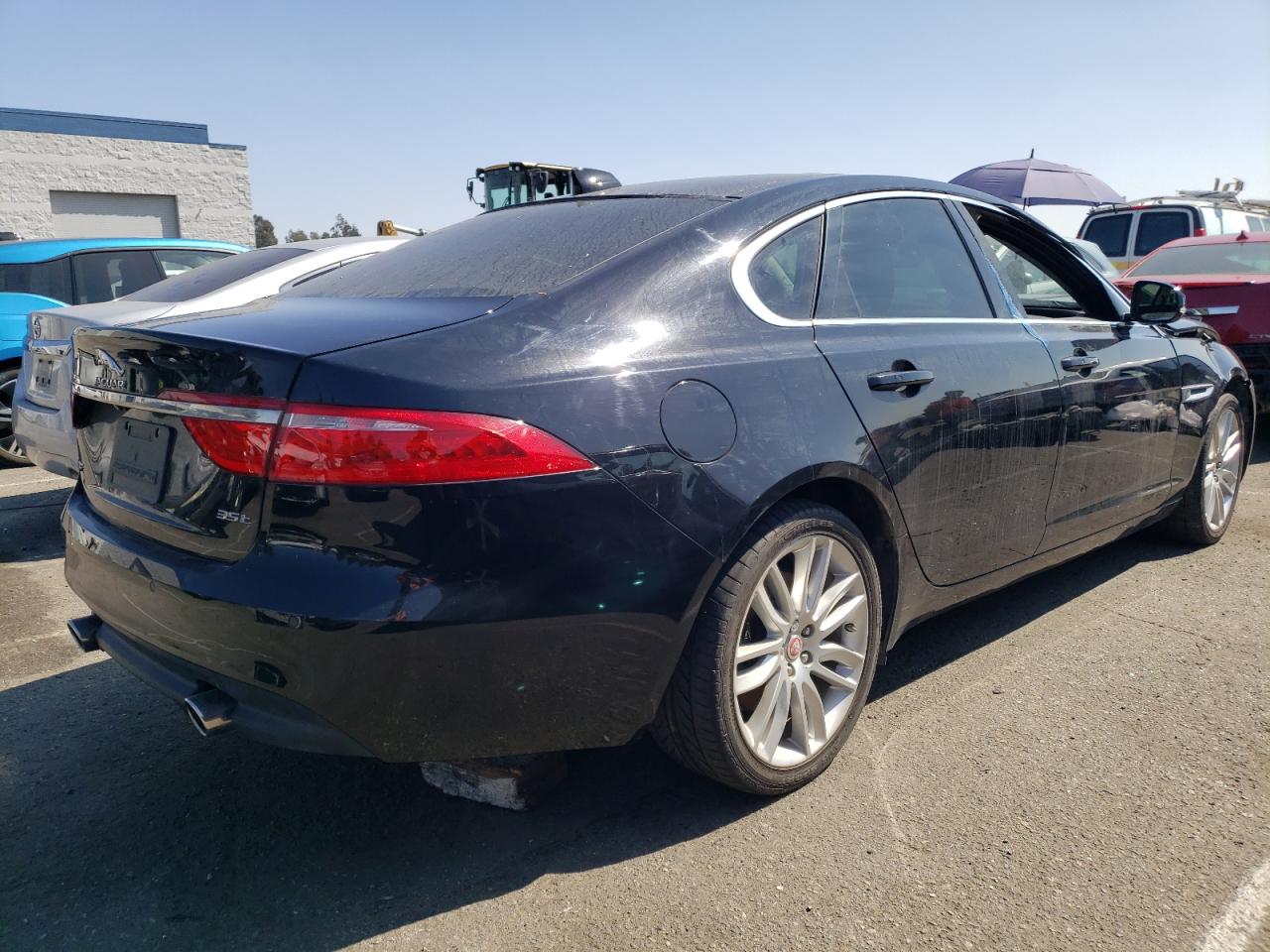 Obraz 3 z 2016 JAGUAR XF PRESTIGE 2016 z VIN SAJBE4BV1GCY05705