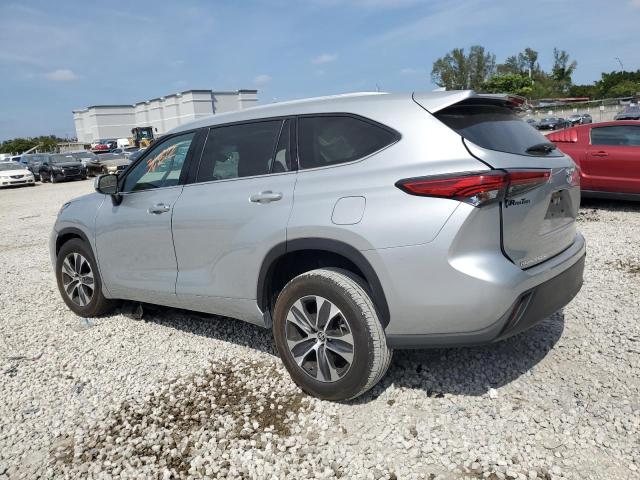 Image 2 of 2022 TOYOTA HIGHLANDER XLE 2022 with VIN 5TDGZRAH1NS128684