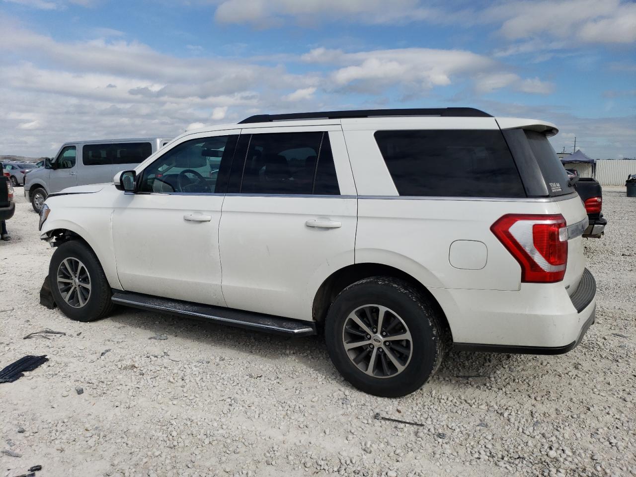 Image 2 of 2021 FORD EXPEDITION XLT 2021 with VIN 1FMJU1HT3MEA49095