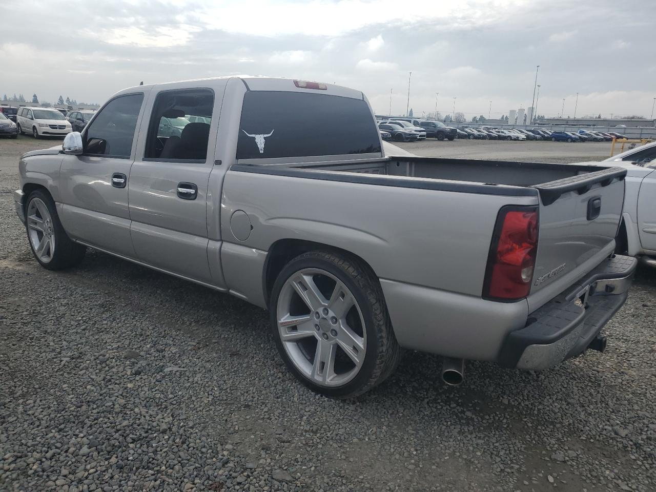 Image 2 of 2006 CHEVROLET SILVERADO C1500 2006 with VIN 2GCEC13T061186015