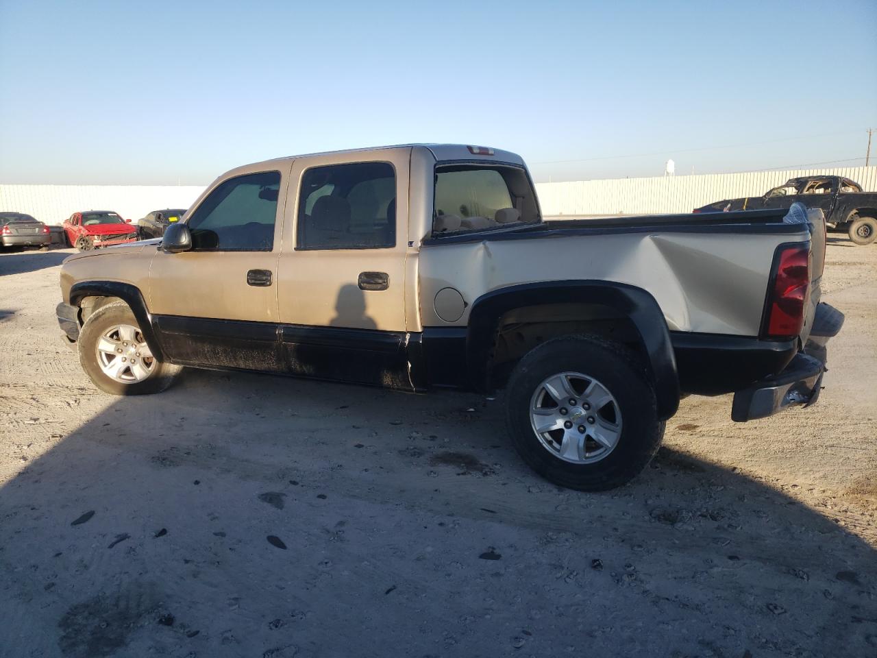 Изображение 2 2004 CHEVROLET SILVERADO C1500 2004 с VIN 2GCEC13T041414771