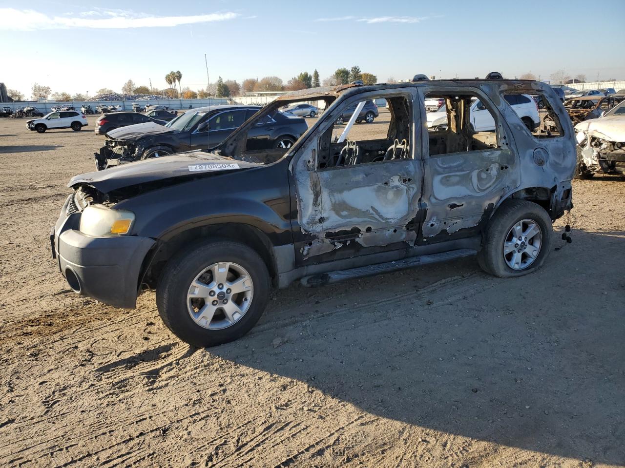 Image 1 of 2005 FORD ESCAPE XLT 2005 with VIN 1FMYU93105KB84931