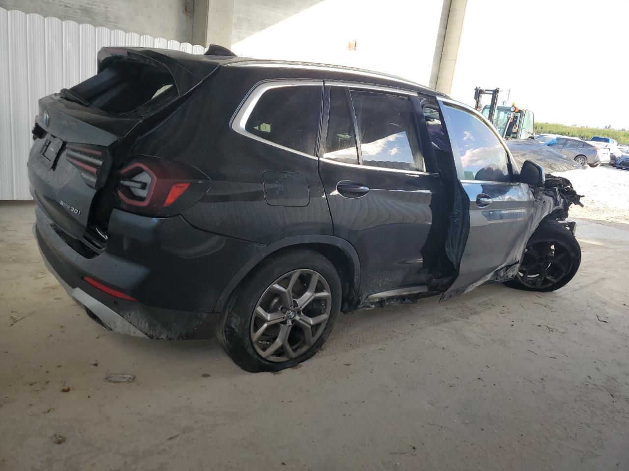 Obraz 3 z 2023 BMW X3 SDRIVE30I 2023 z VIN 5UX43DP05P9S09471