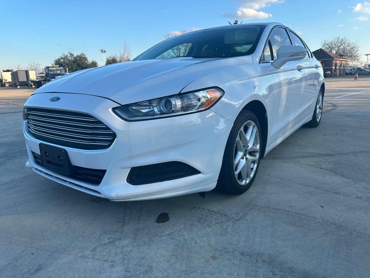 Image 2 of 2013 FORD FUSION SE 2013 with VIN 3FA6P0H72DR322965