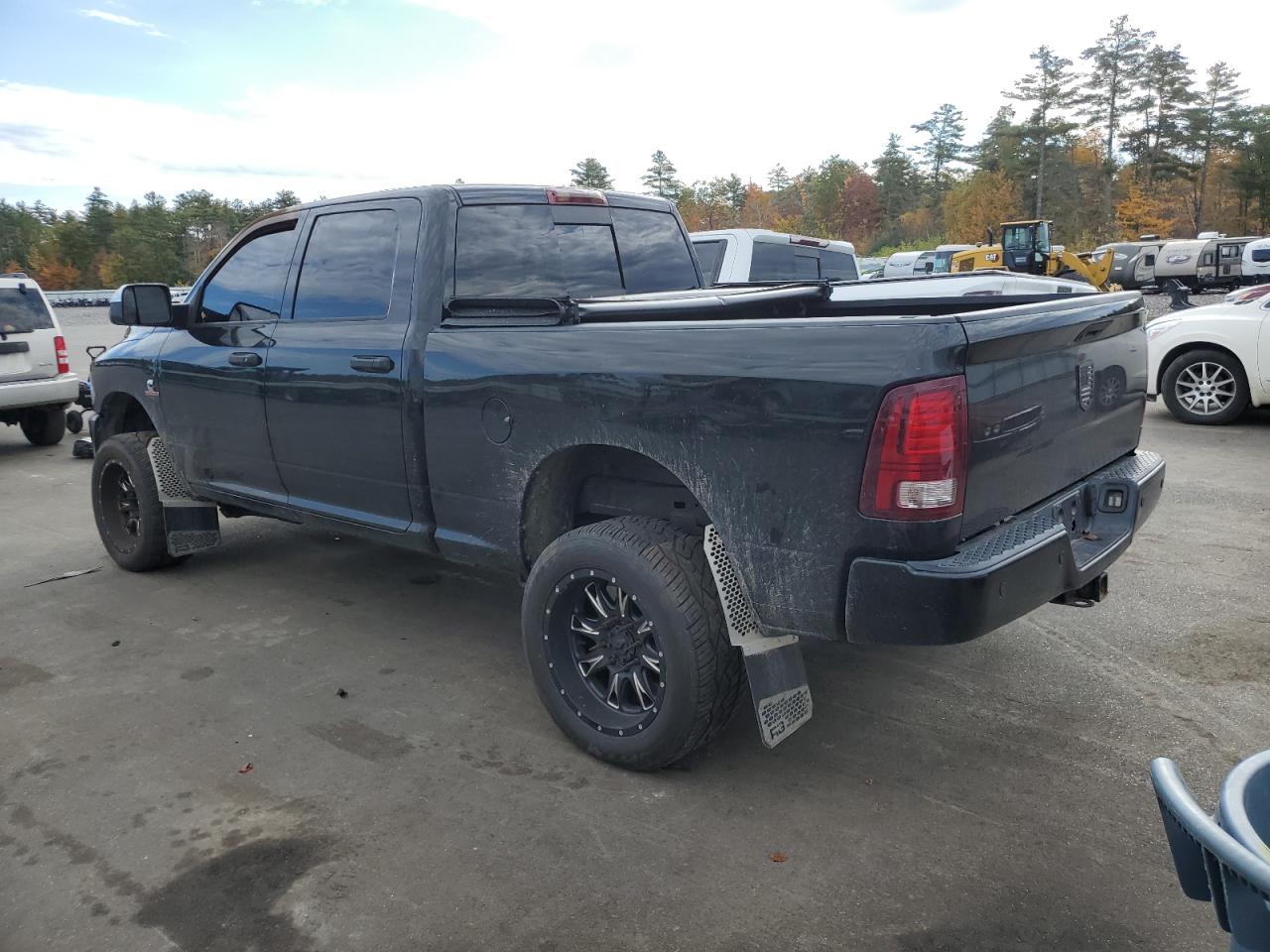 Image 2 of 2014 RAM 2500 SLT 2014 with VIN 3C6UR5DL4EG315399
