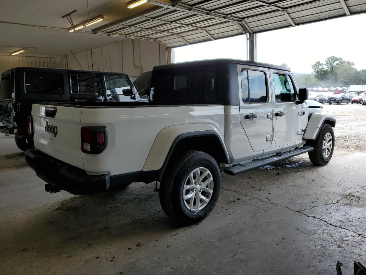 Изображение 3 2023 JEEP GLADIATOR SPORT 2023 с VIN 1C6HJTAG2PL520083