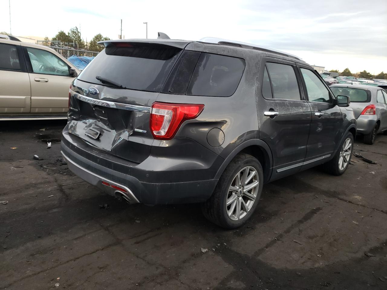 Image 3 of 2016 FORD EXPLORER LIMITED 2016 with VIN 1FM5K8FH9GGC65475