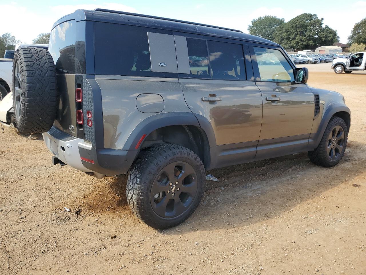 Obraz 3 z 2020 LAND ROVER DEFENDER 110 HSE 2020 z VIN SALE97EU5L2013702