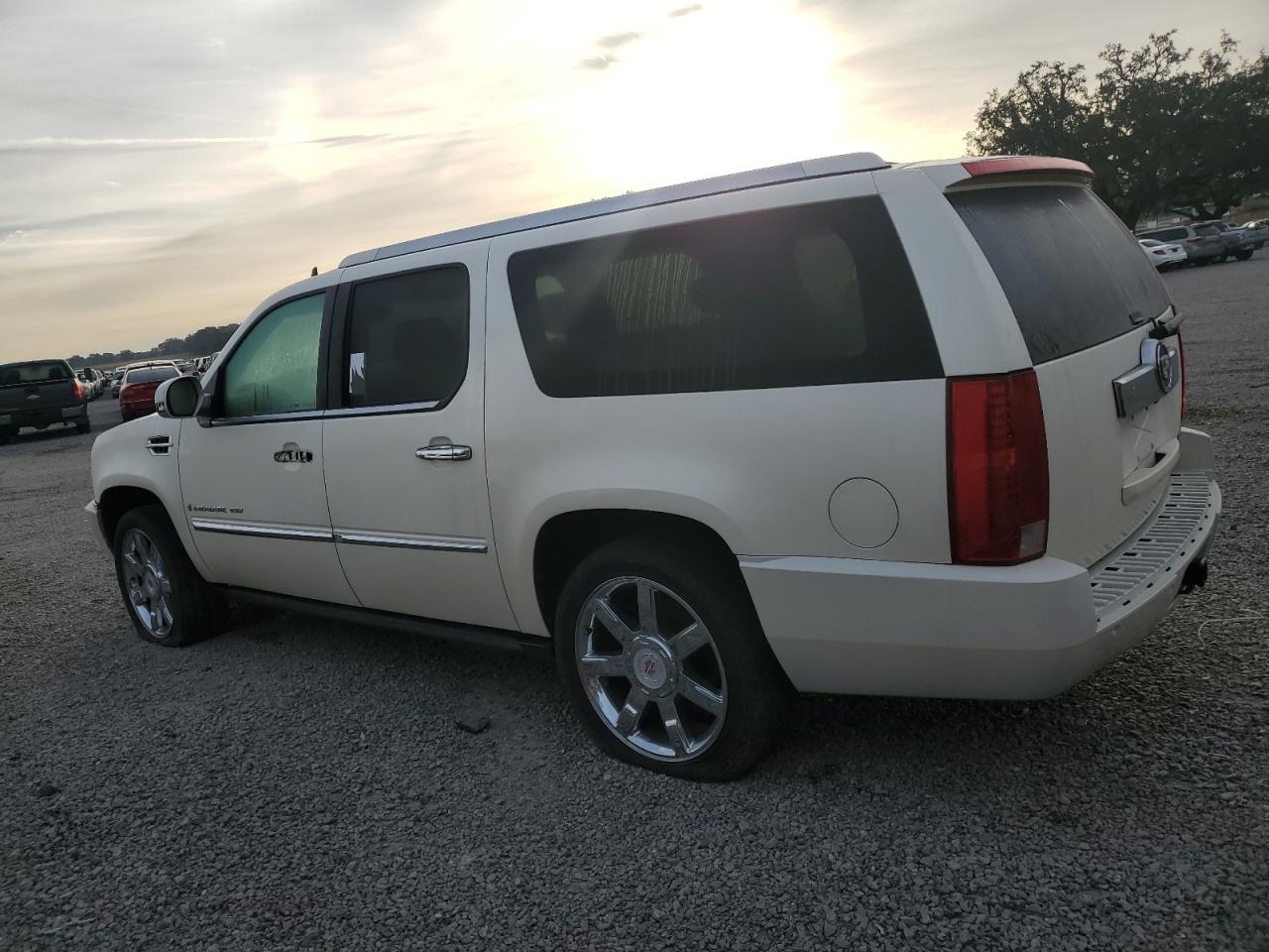 Obraz 2 z 2009 CADILLAC ESCALADE ESV LUXURY 2009 z VIN 1GYFK262X9R263849